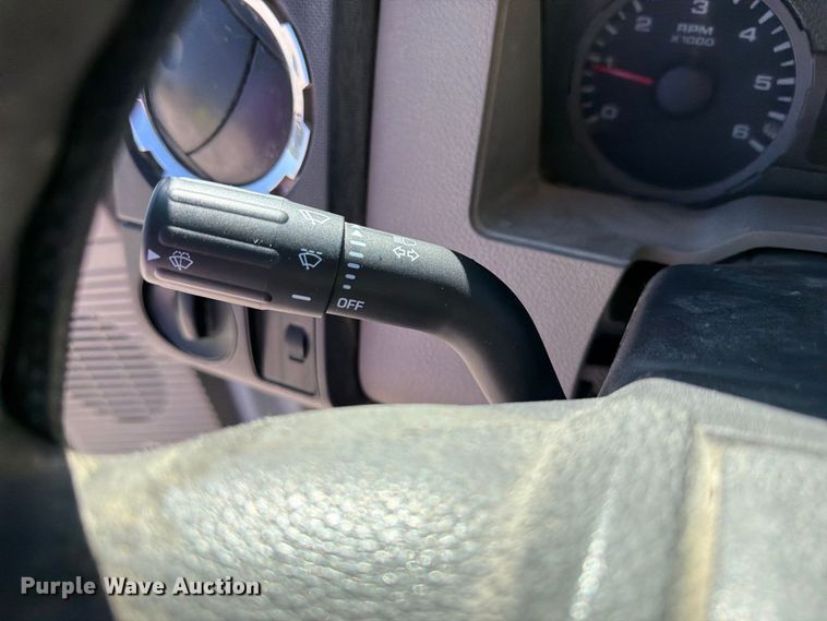 image for item DZ4939 2008 Ford F250 Super Duty XLT utility bed pickup truck