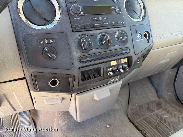 image for item DZ4939 2008 Ford F250 Super Duty XLT utility bed pickup truck