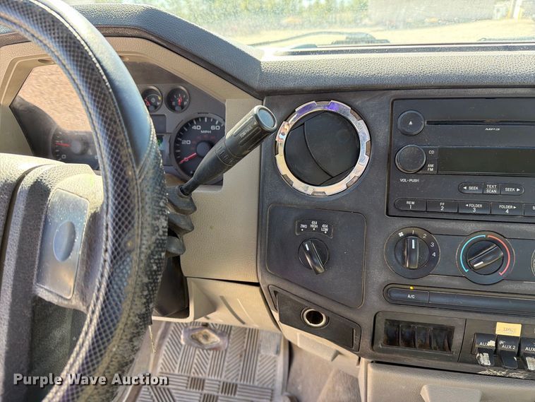 image for item DZ4939 2008 Ford F250 Super Duty XLT utility bed pickup truck