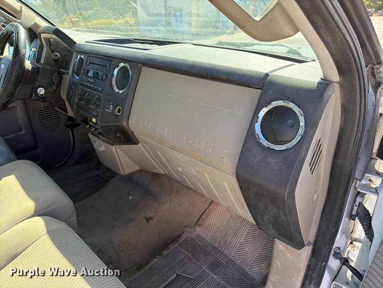 image for item DZ4939 2008 Ford F250 Super Duty XLT utility bed pickup truck