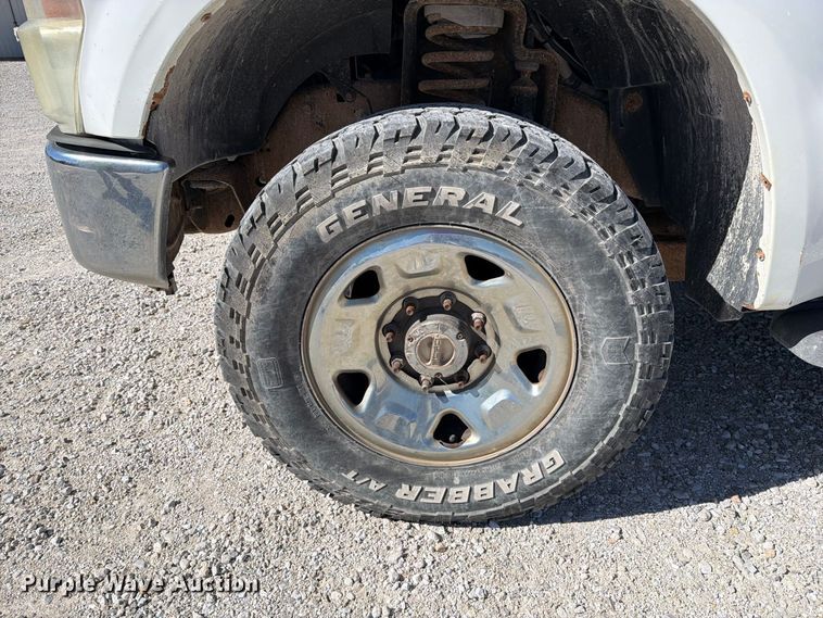 image for item DZ4939 2008 Ford F250 Super Duty XLT utility bed pickup truck