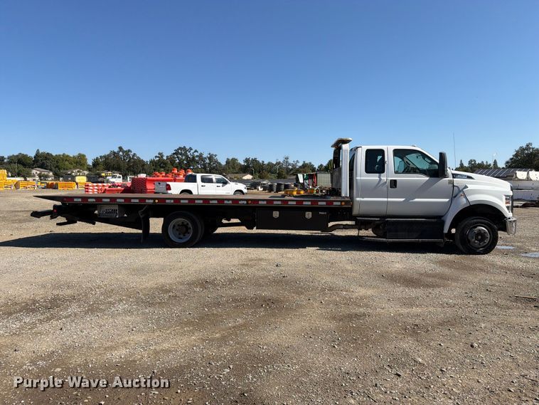 image for item EA0033 2016 Ford F650 rollback truck