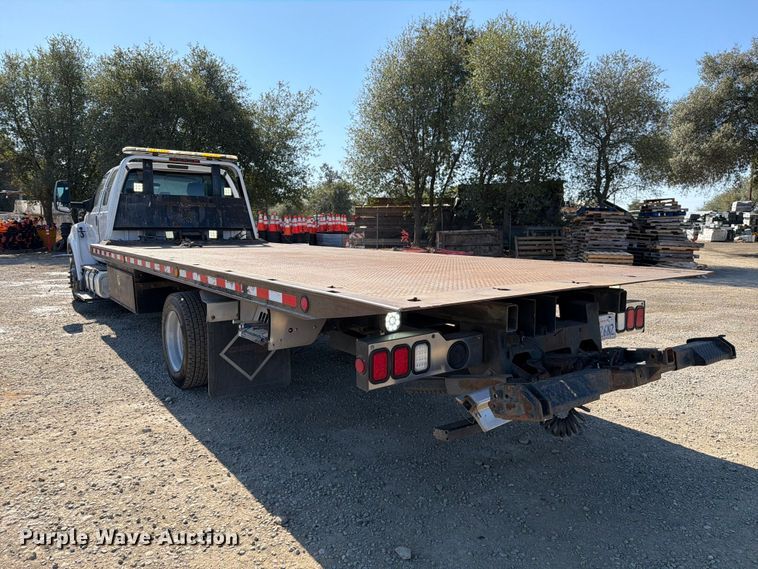image for item EA0033 2016 Ford F650 rollback truck
