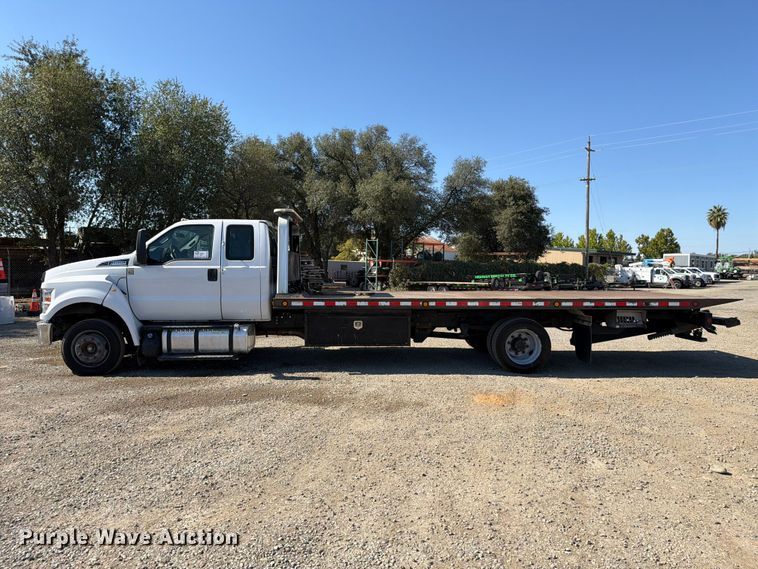 image for item EA0033 2016 Ford F650 rollback truck