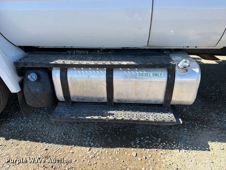 image for item EA0033 2016 Ford F650 rollback truck