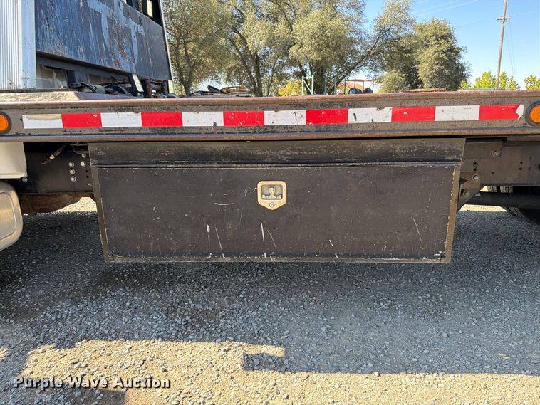 image for item EA0033 2016 Ford F650 rollback truck