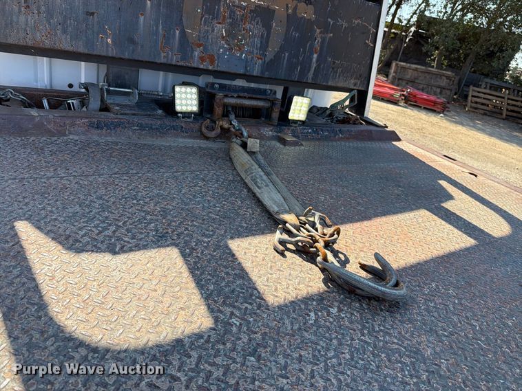 image for item EA0033 2016 Ford F650 rollback truck
