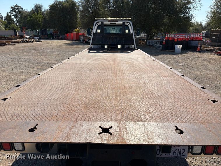 image for item EA0033 2016 Ford F650 rollback truck