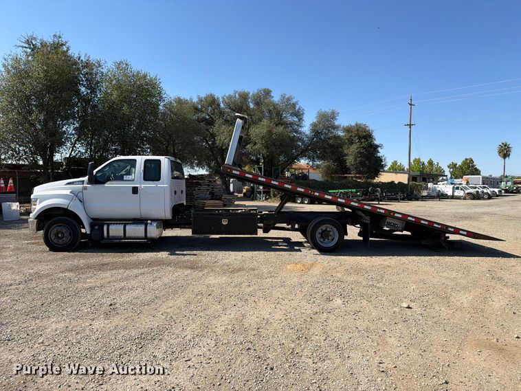 image for item EA0033 2016 Ford F650 rollback truck