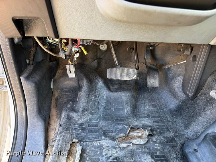 image for item EA0033 2016 Ford F650 rollback truck