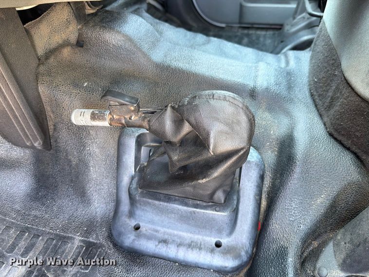 image for item EA0033 2016 Ford F650 rollback truck