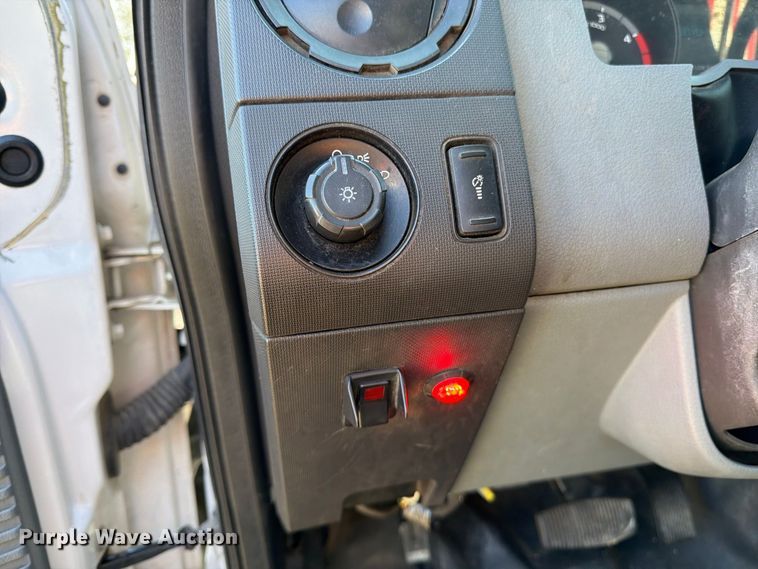 image for item EA0033 2016 Ford F650 rollback truck