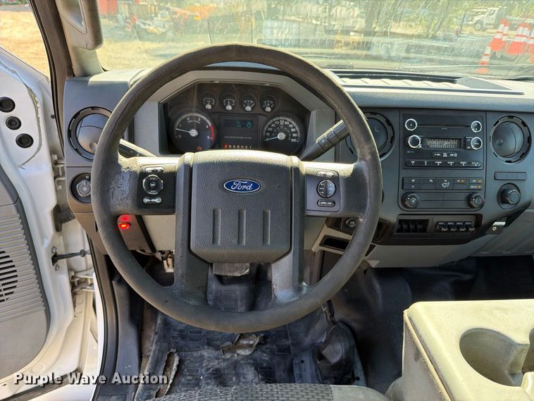 image for item EA0033 2016 Ford F650 rollback truck