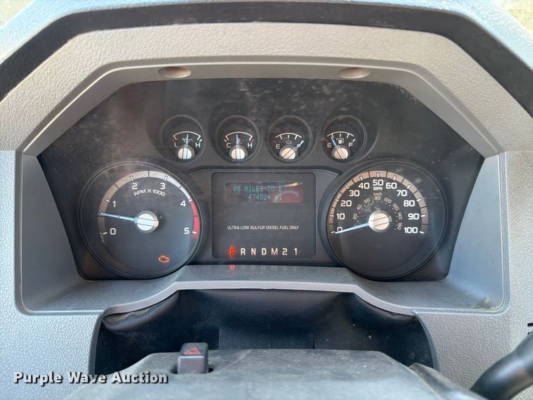 image for item EA0033 2016 Ford F650 rollback truck