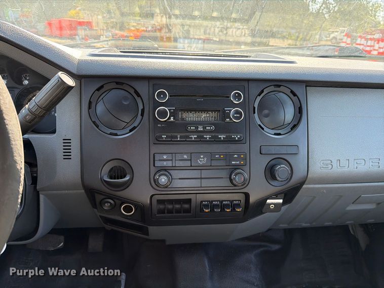image for item EA0033 2016 Ford F650 rollback truck
