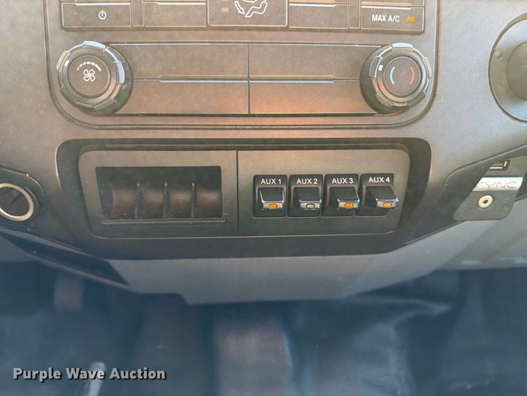 image for item EA0033 2016 Ford F650 rollback truck