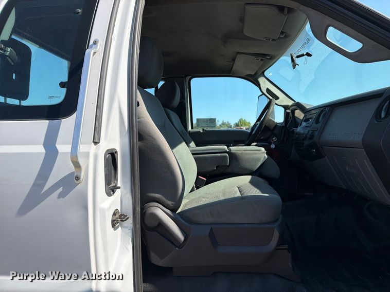 image for item EA0033 2016 Ford F650 rollback truck