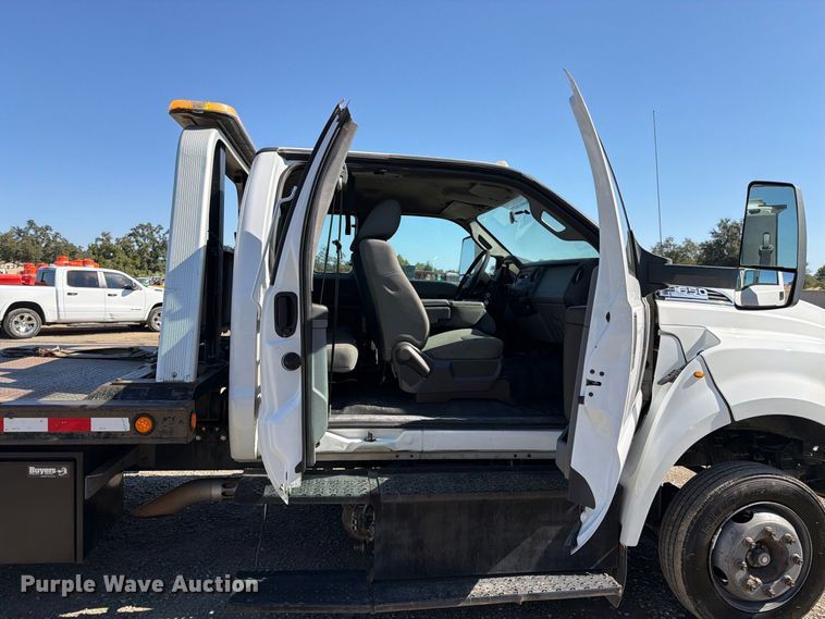 image for item EA0033 2016 Ford F650 rollback truck