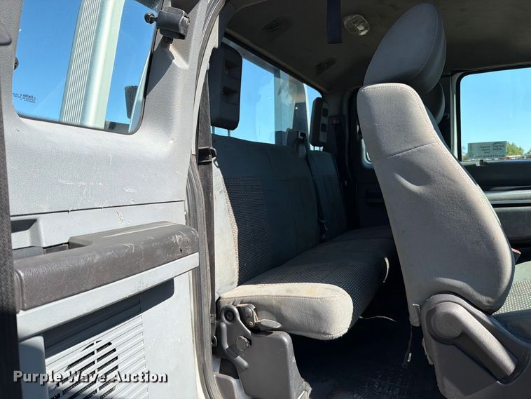 image for item EA0033 2016 Ford F650 rollback truck