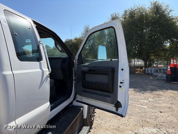 image for item EA0033 2016 Ford F650 rollback truck