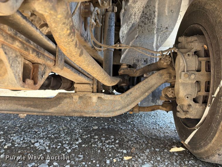 image for item EA0033 2016 Ford F650 rollback truck