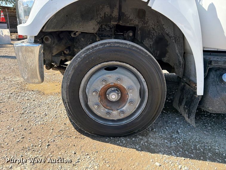 image for item EA0033 2016 Ford F650 rollback truck
