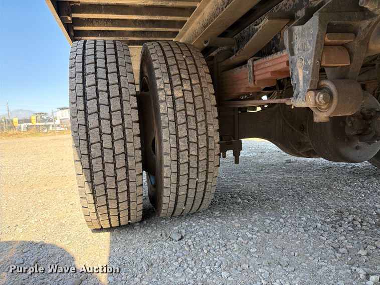 image for item EA0033 2016 Ford F650 rollback truck