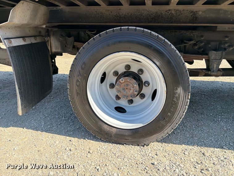 image for item EA0033 2016 Ford F650 rollback truck