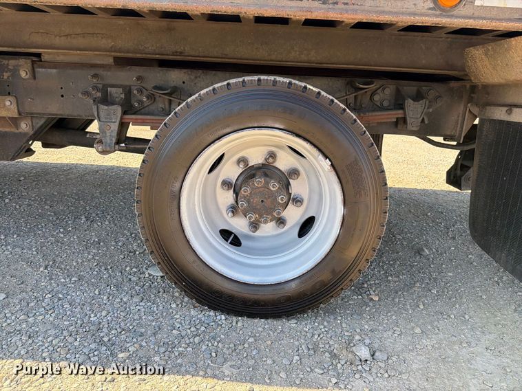 image for item EA0033 2016 Ford F650 rollback truck