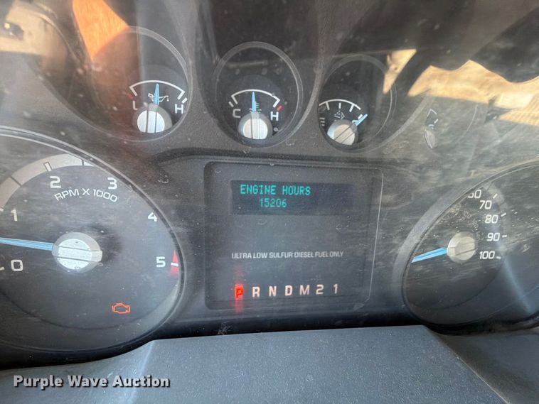 image for item EA0033 2016 Ford F650 rollback truck