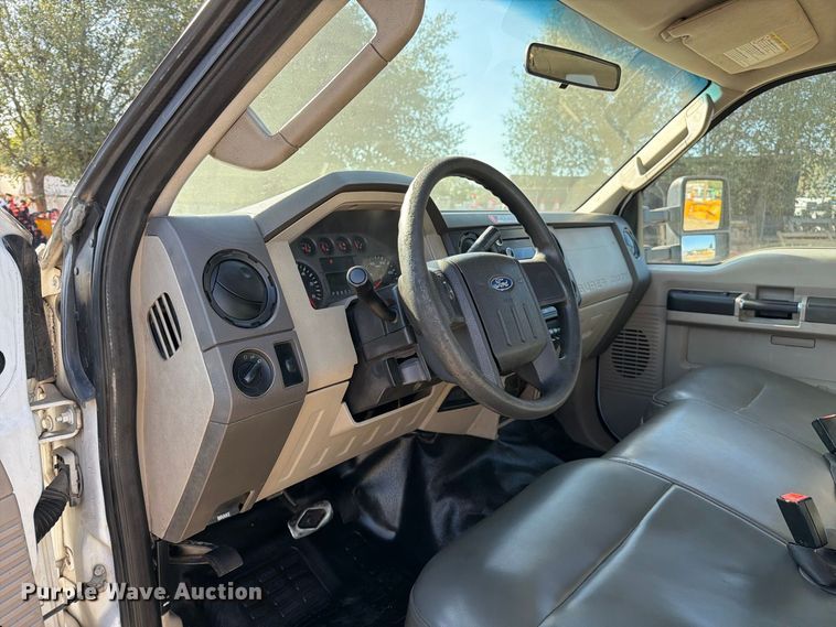 image for item EA0034 2009 Ford F250 Super Duty Ext. Cab pickup truck