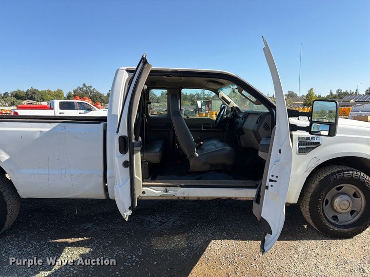 image for item EA0034 2009 Ford F250 Super Duty Ext. Cab pickup truck