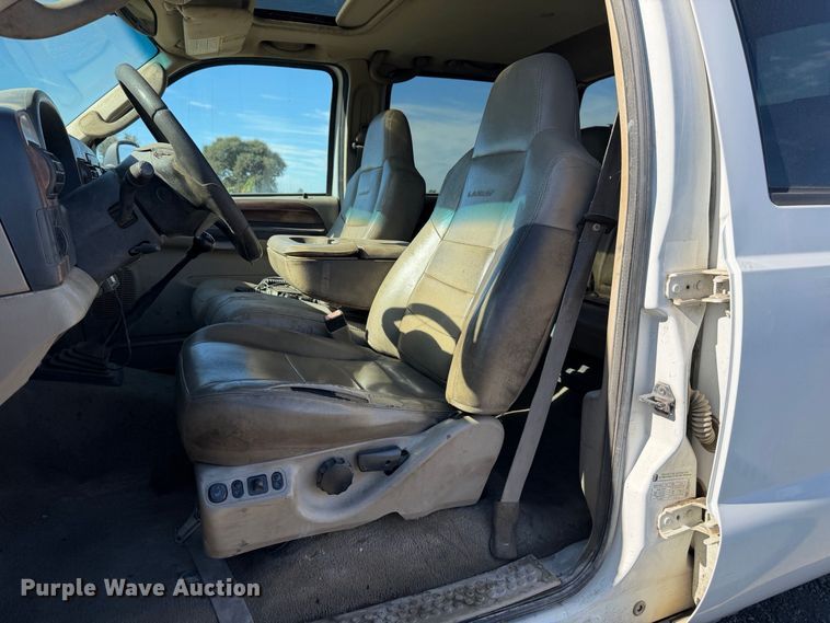 image for item EA0042 2005 Ford F350 Super Duty Crew Cab utility bed pickup truck