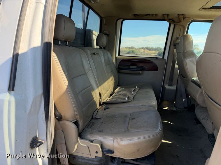 image for item EA0042 2005 Ford F350 Super Duty Crew Cab utility bed pickup truck