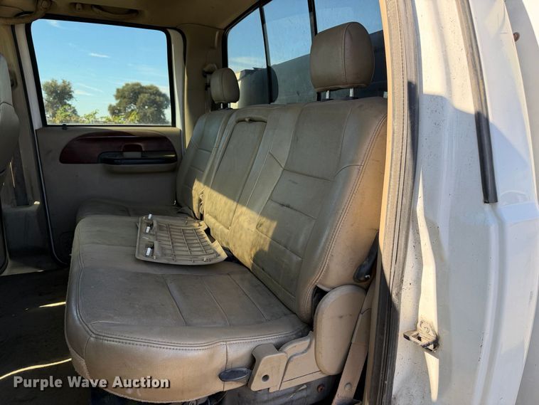 image for item EA0042 2005 Ford F350 Super Duty Crew Cab utility bed pickup truck