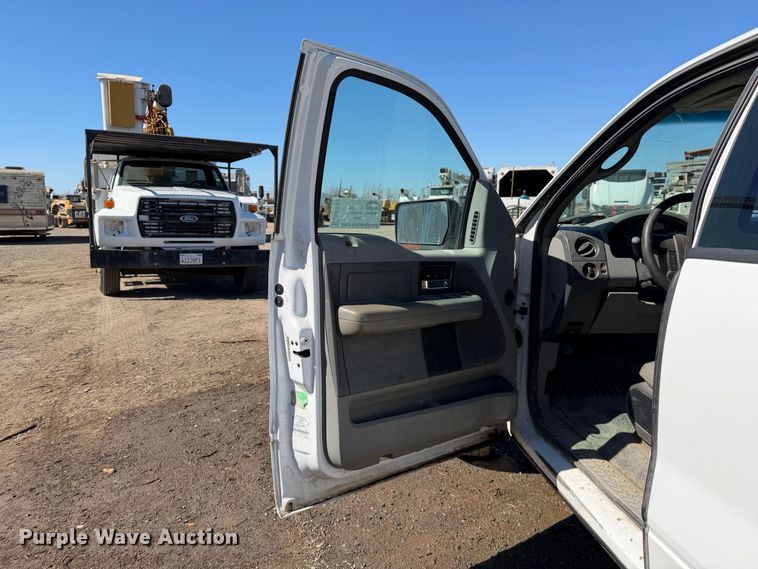 image for item EA0051 2006 Ford F150 Ext. Cab pickup truck