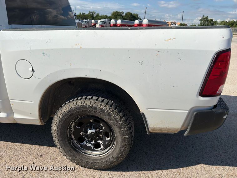 image for item EA7359 2016 RAM 1500 Crew Cab pickup truck