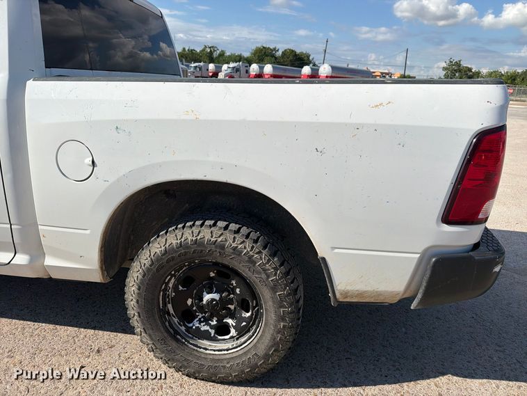 image for item EA7359 2016 RAM 1500 Crew Cab pickup truck