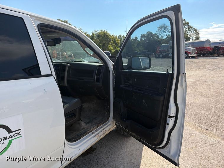 image for item EA7359 2016 RAM 1500 Crew Cab pickup truck