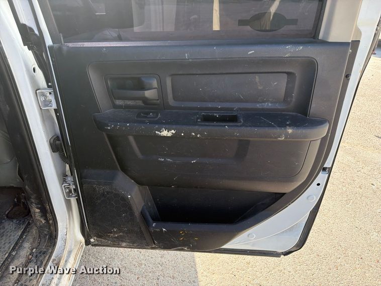 image for item EA7359 2016 RAM 1500 Crew Cab pickup truck
