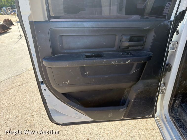 image for item EA7359 2016 RAM 1500 Crew Cab pickup truck