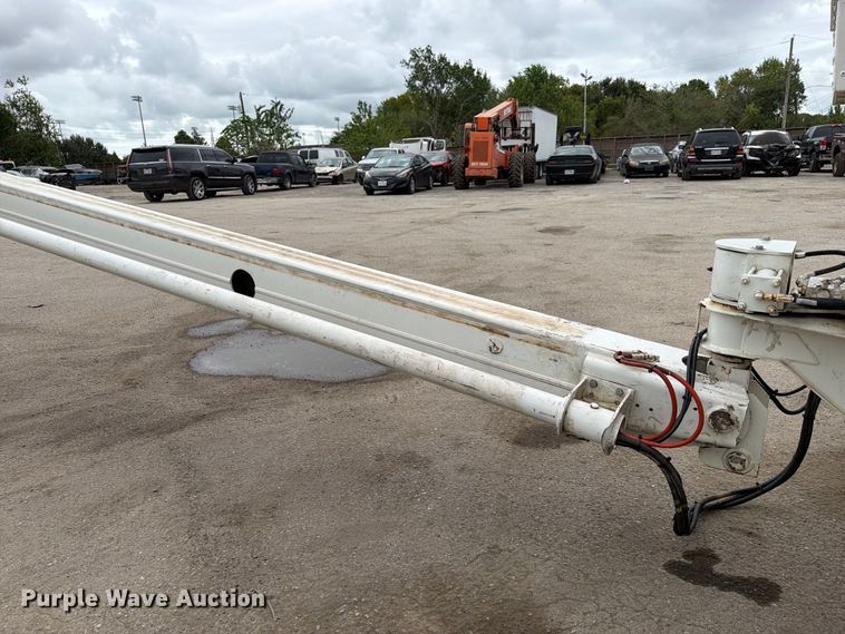 image for item EA7401 2008 Snorkel TB60 boom lift