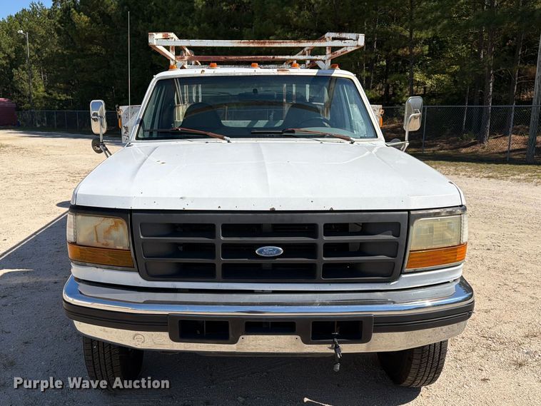 image for item EF1403 1997 Ford F450 utility / service truck