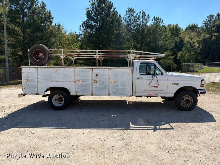 image for item EF1403 1997 Ford F450 utility / service truck