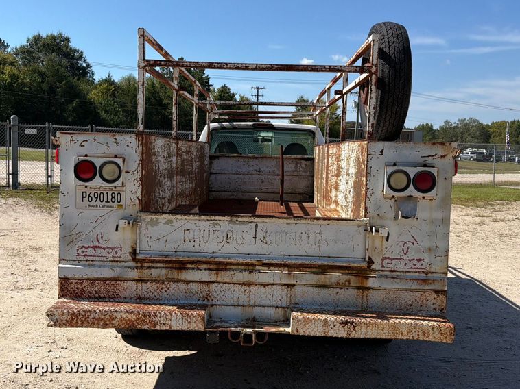 image for item EF1403 1997 Ford F450 utility / service truck
