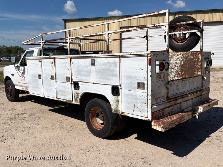 image for item EF1403 1997 Ford F450 utility / service truck