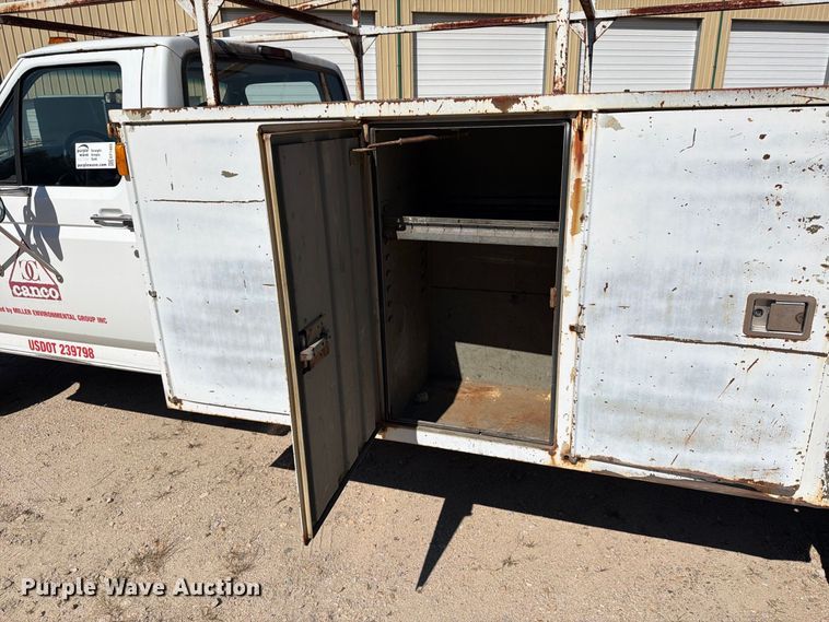 image for item EF1403 1997 Ford F450 utility / service truck