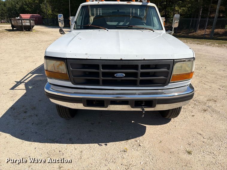 image for item EF1403 1997 Ford F450 utility / service truck