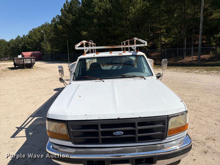 image for item EF1403 1997 Ford F450 utility / service truck