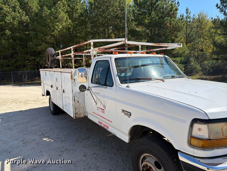 image for item EF1403 1997 Ford F450 utility / service truck